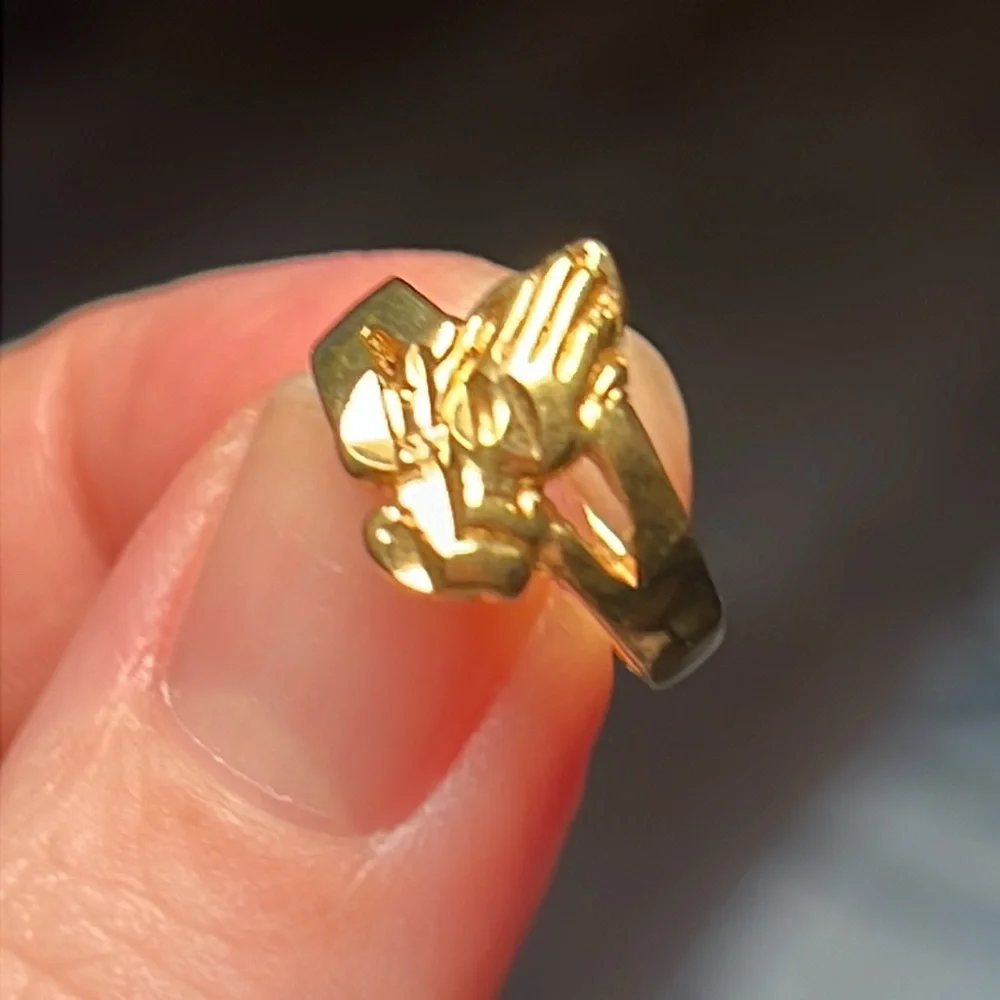 Vintage Gold Plated Religious Christian Praying Hands Childs Ring / Midi Ring